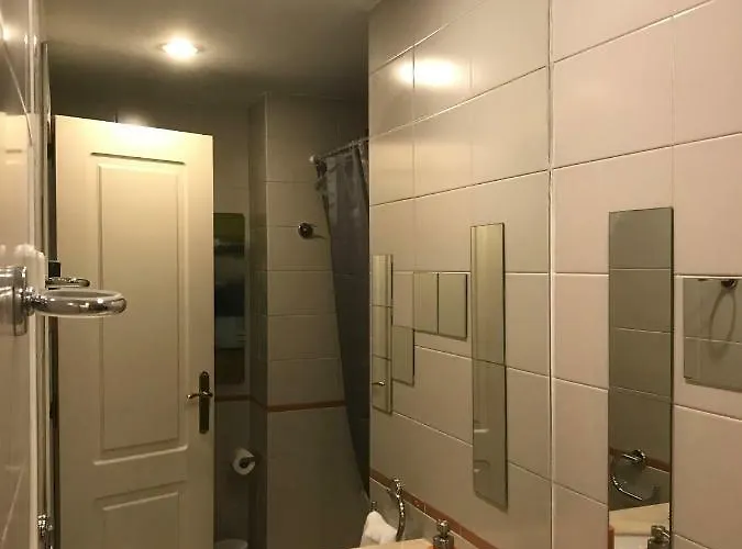 Luxury T2 - Saldanha * Лиссабон